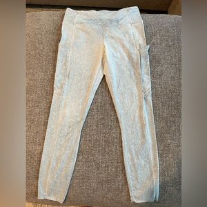 Lululemon leggings 🍋